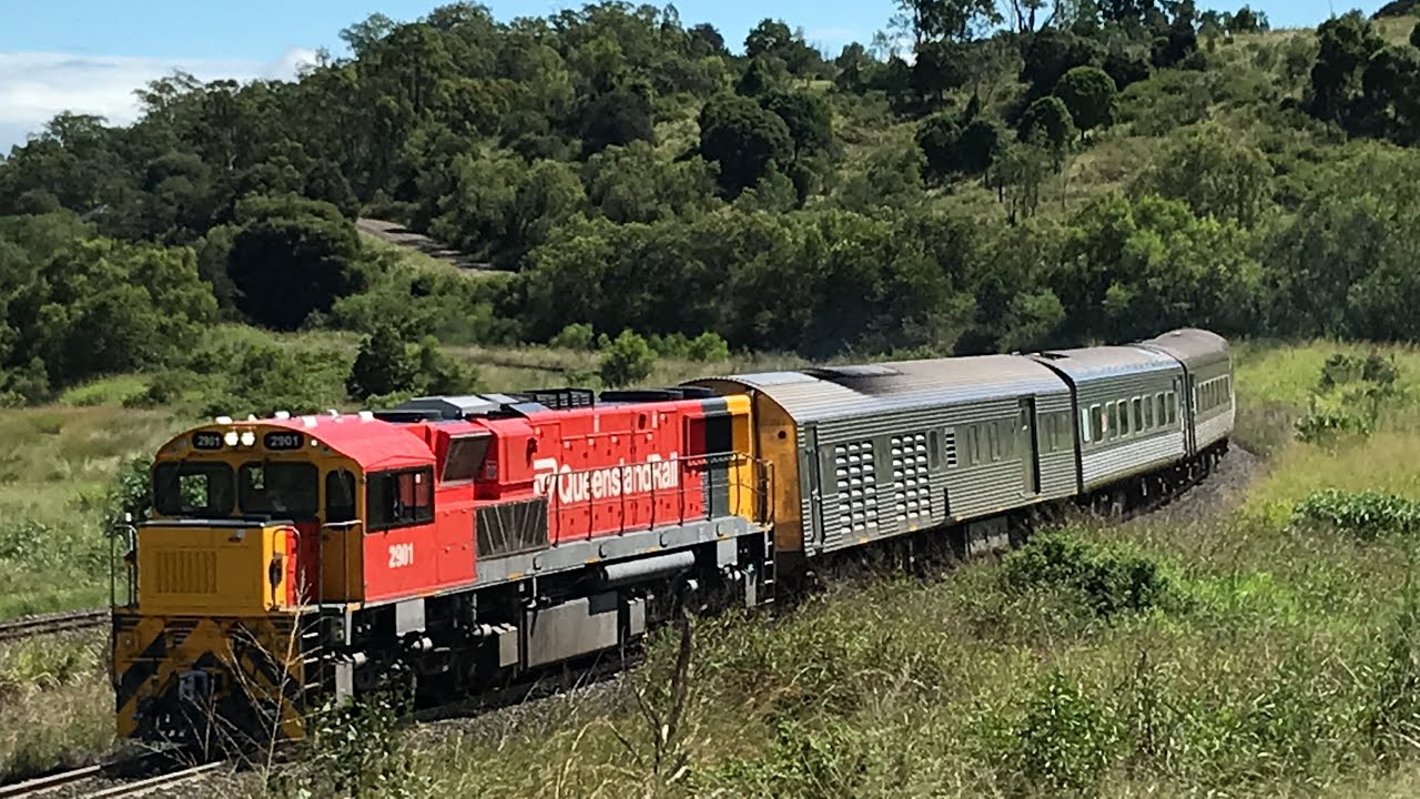 Queensland rails 2901 leads late running Westlander south through ...