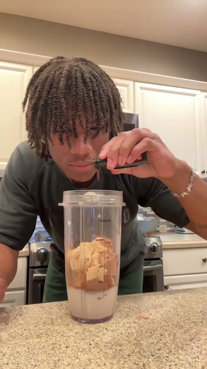 Average late night smoothie 🍨