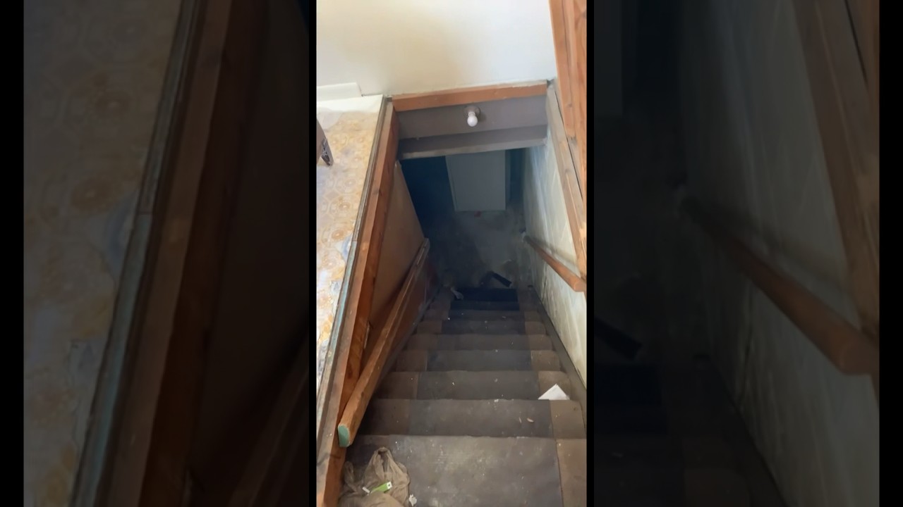 Hidden staircase 😮