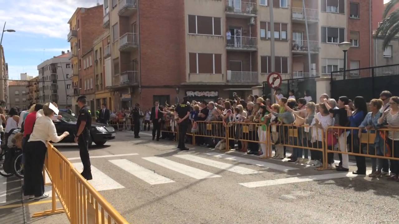 VIP Escort Spain King/ Escolta Rey de España - YouTube