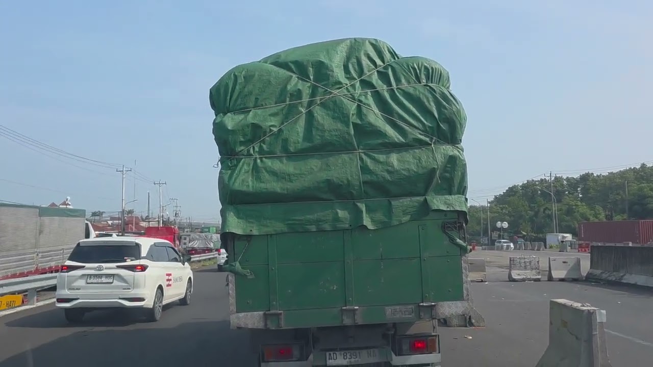 Perjalanan dari gayam sari sampai kaligawe mestinya 5 menit tapi manuver sampai 30 menit