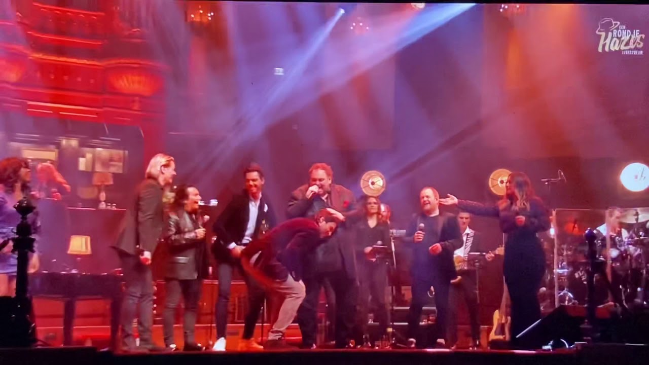 Alle artiesten een rondje Hazes - Wij houden van oranje / afsluiting