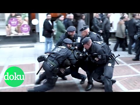 Video: Wenn Sie Dieses Video Einer Schwarzen Polizistin, Die Rassistische Polizeigewalt Anprangert, Als Sie Das Erste Mal Viral Wurde, Nicht Gesehen Haben, Tun Sie Sich Selbst Einen Gefal