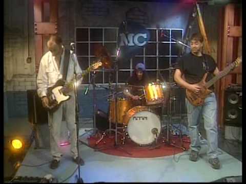 JAF -  Fuga de cerebros (En vivo) | Sonido Argentino en el canal Music Country