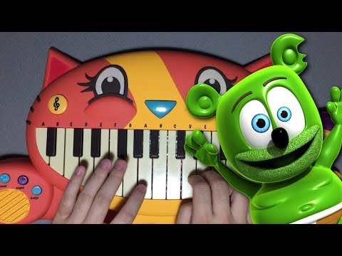 the-gummy-bear-song-but-it's-played-on-a-cat-piano!