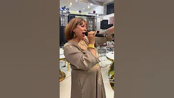 شابة يمينة لو جابولي امريكاني 