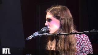 Birdy - People help the people en live dans le Grand Studio RTL - RTL - RTL chords