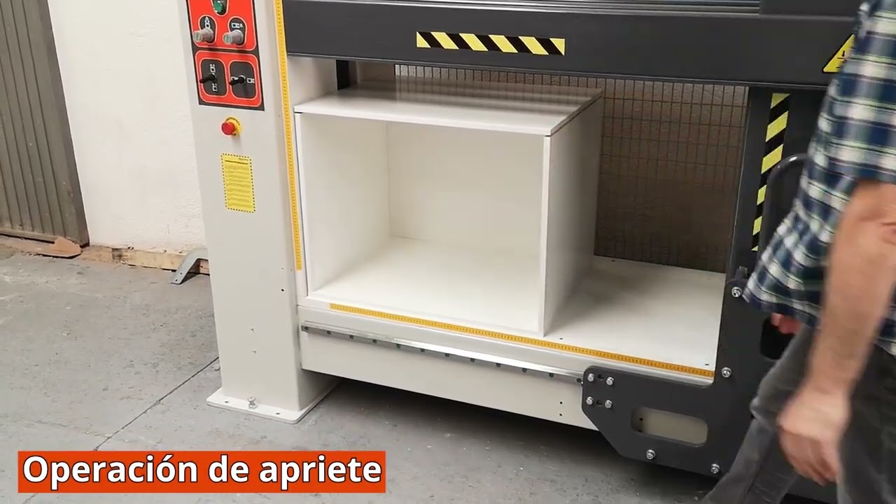 Dynma AIRKOMP. Prensa para muebles