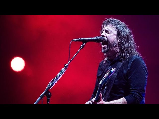 Foo Fighters chega ao Brasil com show em Curitiba antes do The Town;  setlist e fotos