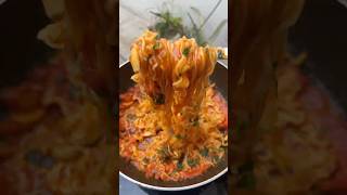 Tomato Garlic Maggi🧄🍅| Easy & Quick Comfort Recipe🔥#shorts #maggi #viralvideo #shortsfeed