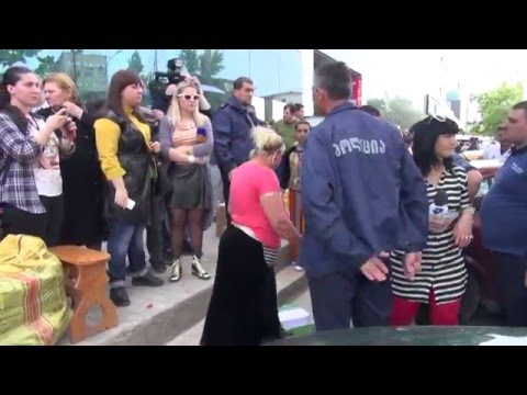 გრანდმოლის თანამშრომლებმა გარემოვაჭრეების საწინააღმდეგო აქცია გამართეს /MTAVARI/