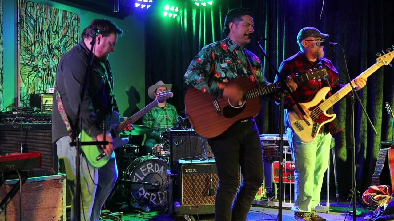 Bradley Rodriguez Band - Walk Away (Live from Pineapples EGAD) - YouTube
