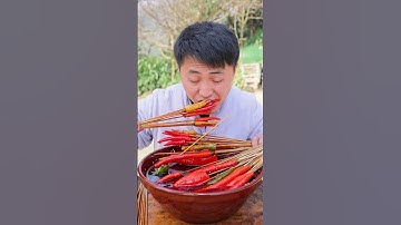 Thumbnail of Even eating spicy skewers doesn't make Ermao feel spicy! Songsong add spiciness to him#mukbang
