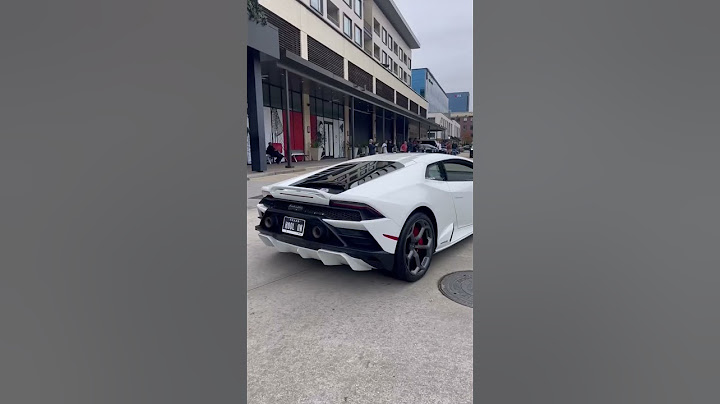Amazing Lamborghini Huracan Evo Exhaust. Revving