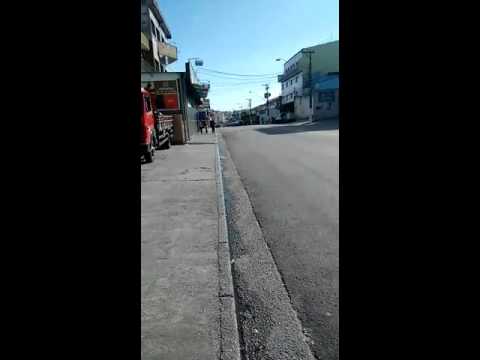 Comboio quebra tudo
