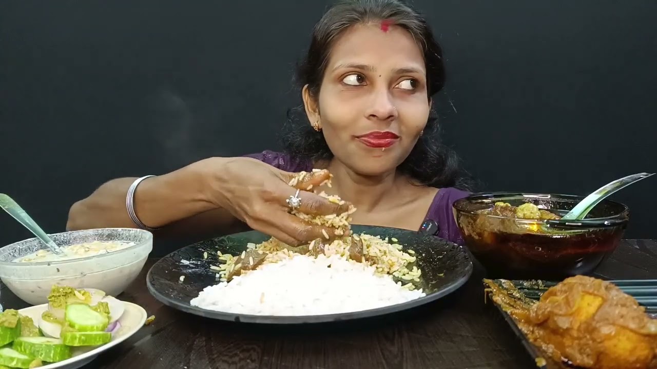 EATING RICE MUTTON PHULKA KARALA KA BAJA ANDA KARI RAITA SALAD ✅.#video #ytvideos #eatingshow #food.