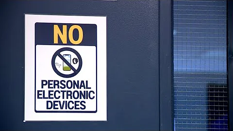 San Antonio-area school districts respond to Texas' cell phone ban in classrooms