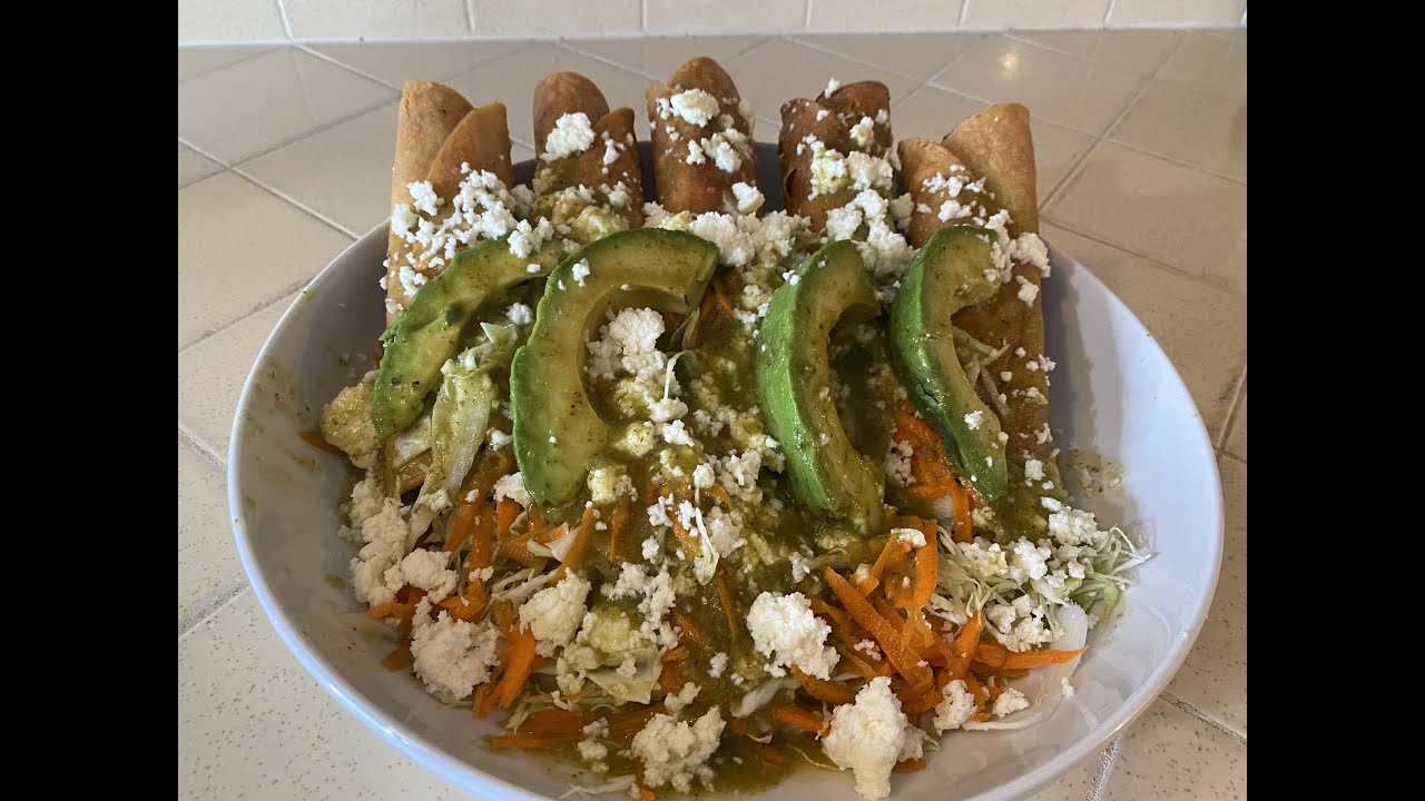 Tacos Dorados De Pollo Ahogados En Salsa Verde!! YouTube