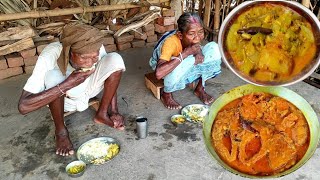 FISH CURRY And SABJI TORKARI cooking &eating by our grandma and grandpa||rural life India.