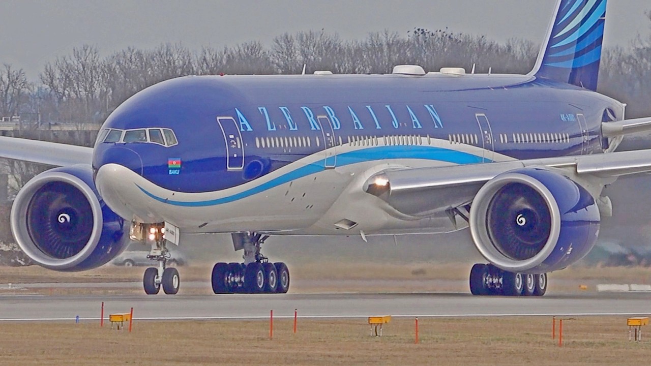 Boeing 777 The World's Largest Engine (GE-90)! Landings & Takeoffs | Boeing 777 Compilation