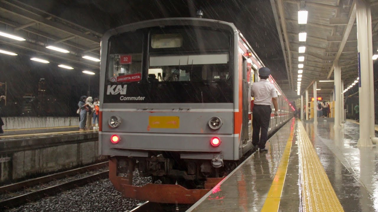 REVIEW LANGSUNG JR 205 9+32 SAAT SUDAH BERDINAS DI DAOP 1 JAKARTA