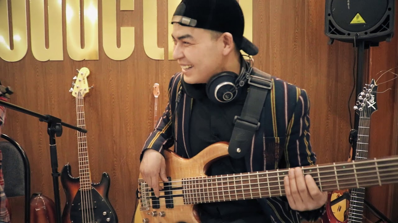 Hard on the heels  (cover)