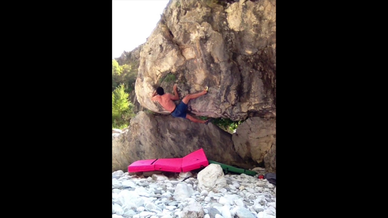 Boulder valle del Regolo, Forno, Alpi Apuane