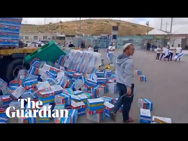 Israeli settlers attack Gaza bound aid convoy at West Bank crossing class=