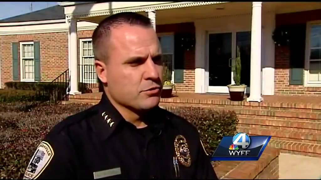 Simpsonville police search for driver in fatal hit and run - YouTube