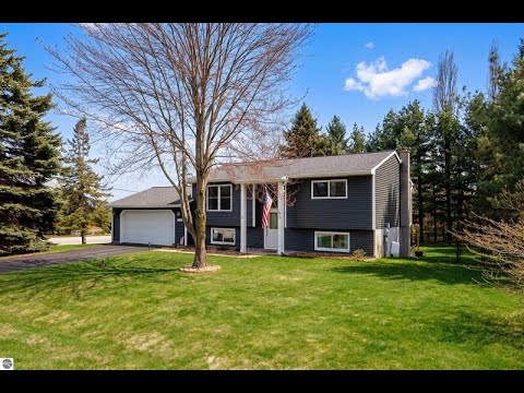 4005 Hearthside Drive, Traverse City, MI home video tour