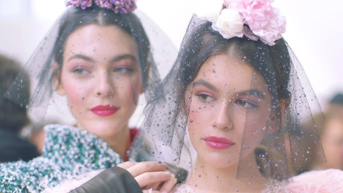 CHANEL Spring/Summer 2017 Haute Couture Show Backstage Makeup 