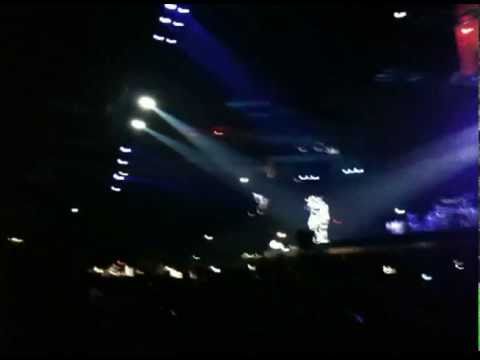 U2 Nashville The Wanderer (Johnny Cash) & Stay (Fa...