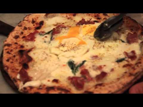 HOW TO COOK EGGS ON PIZZA