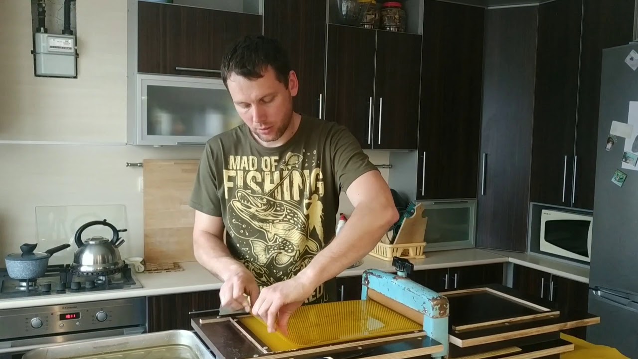 Производство вощины своими руками в домашних условиях. Часть 2. Прокатка гладких листов в матрице.