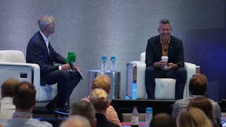 American Airlines CEO and US Transportation Secretary meet in Fort Worth to address Aviation Safety