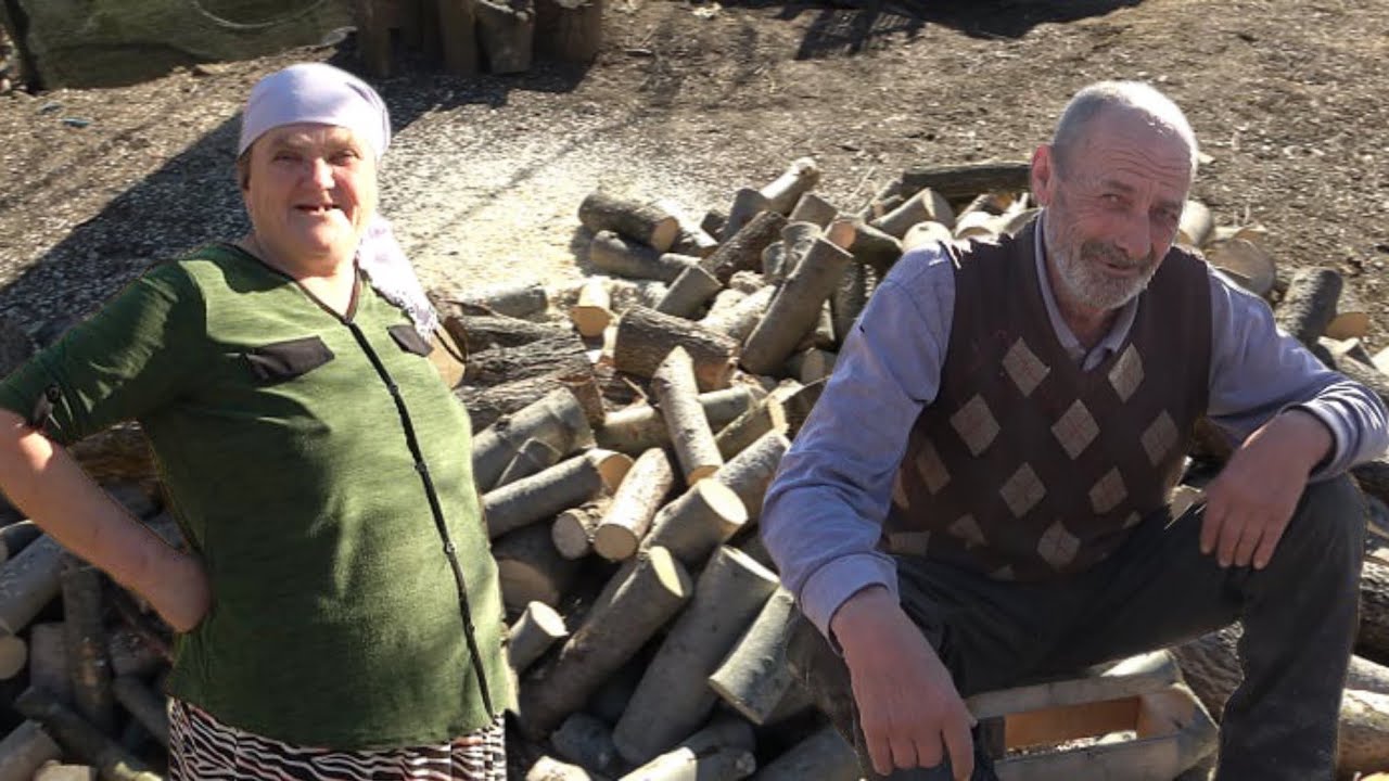 Prva žena sama ošla a treća sama došla nije znala da sam se prije ženio, životari se ko bos po trnju