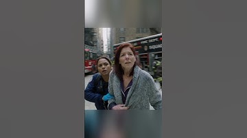 Man was stuck in a trash compactor#scifimovieexplainedinhindi #movie #shorts