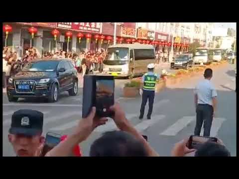 视频:朱镕基、吴邦国、李源潮四中全会前民间亮相 