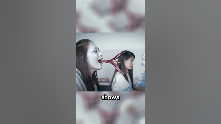 Escape from the Classroom: A teacher flees from her ghostly students 😨🏃‍♀️🎭