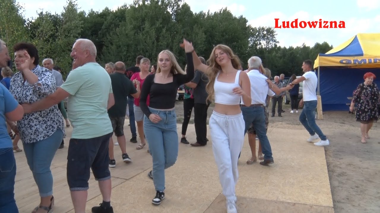 Młodziutkie tancerki ruszają śmiało do TAŃCA z Kapelą STĄPORKOWSKĄ