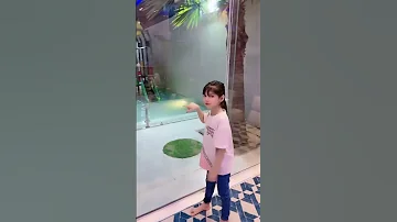 صدفه لقيته قدامي 