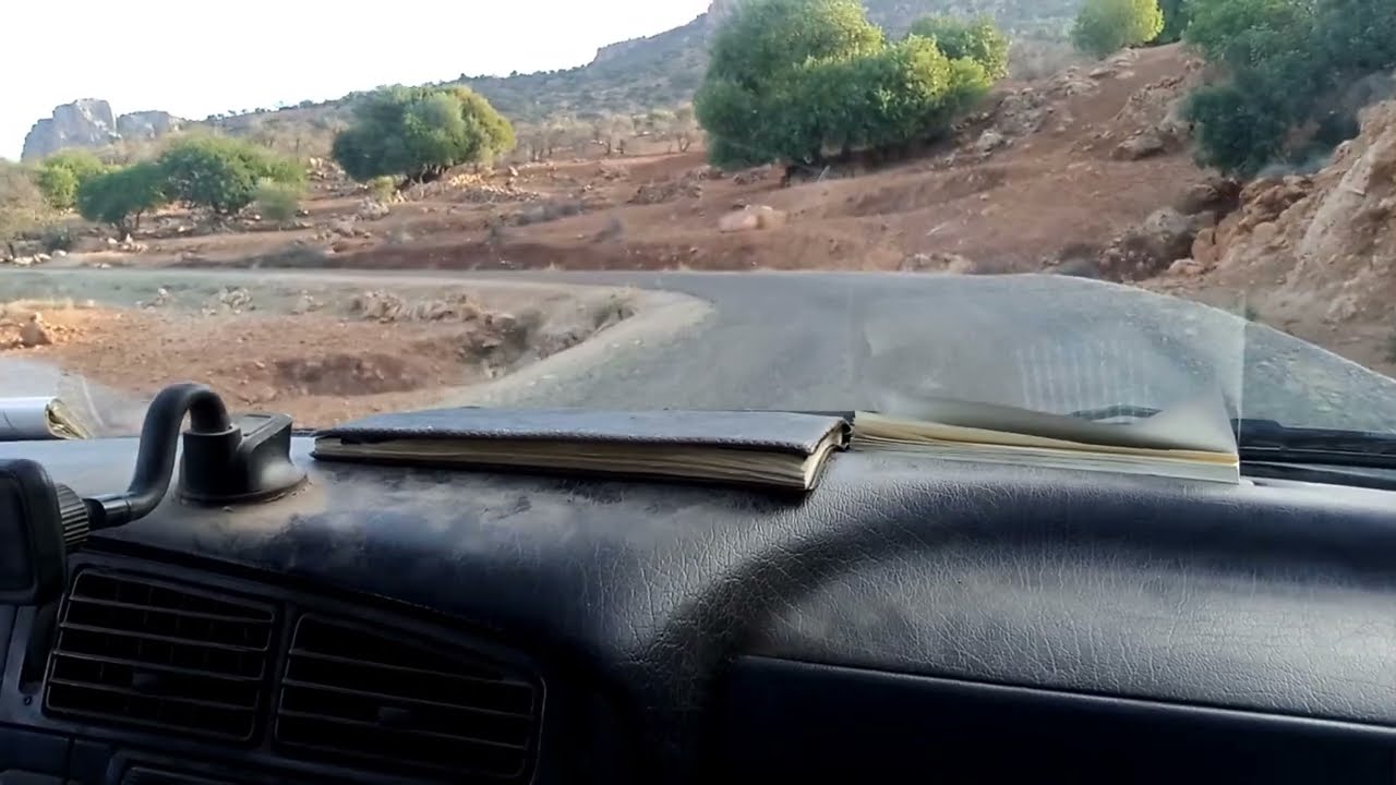 الطريق الى دوار آيت ايملول  إغرم ن أيت بن حماد #طريق #رحلة #سيارة #فصل #الخريف #المغرب  #موسم #زيتون