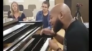 Trey McLaughlin (Cover) "I Shall Wear a Crown" 👑at the University of St. Thomas chords