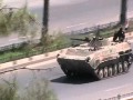 مدرعات الجيش النظامي تحاصر حي طريق حلب في حماه 6 9 2012