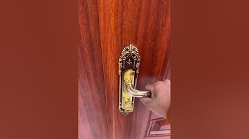 Cửa thép vân gỗ Koffmann - bộ 4 cánh huỳnh hoa cúc