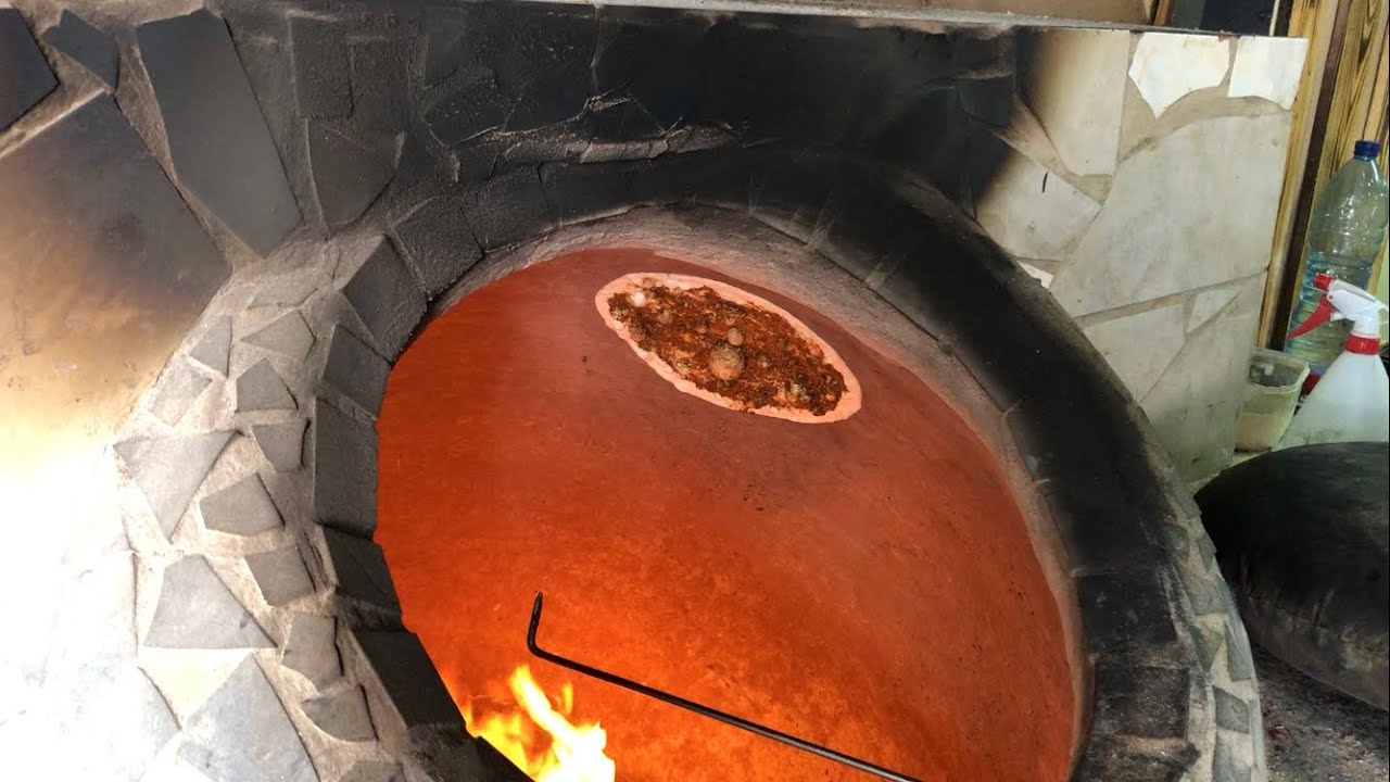 Mankoushe baked in wood tandoor in Beirut مناقيش مخبوزة في التنور في بيروت لبنان