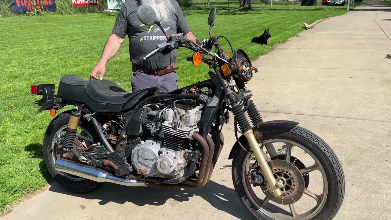 1982 Kawasaki KZ1100D Spectre with Title Motor Stuck Johnnys - YouTube