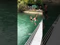 Mit dem Strom zur Arbeit schwimmen in der Schweiz