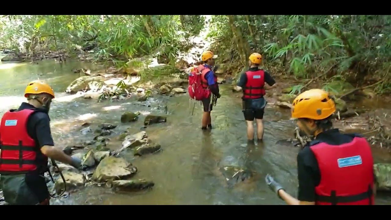 Tour Đu Dây Vượt Thác ở Đà Lạt - Canyoning tour in Dalat