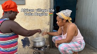 African village life || typical morning routine \/ breakfast in Volta Region || cooking Korkli